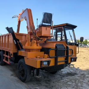 隨車挖運(yùn)輸車廠家